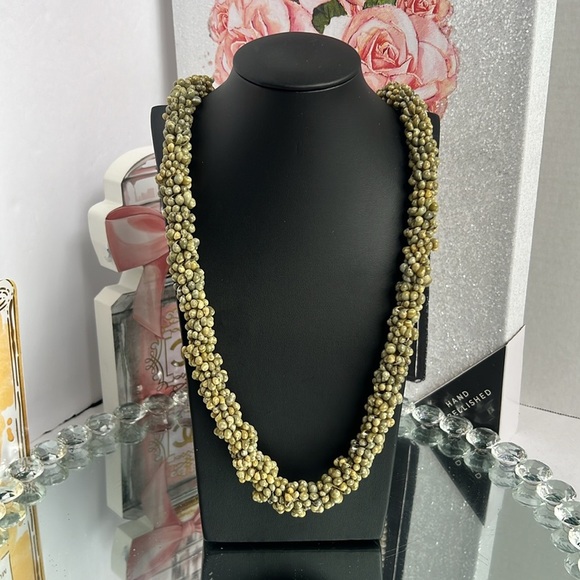 Gold and Pearl Statement Necklaces with Intricate Design - Picture 5 of 7